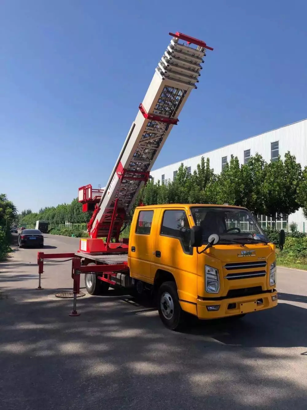 溆浦附近的云梯车出租服务：轻松解决高空作业需求