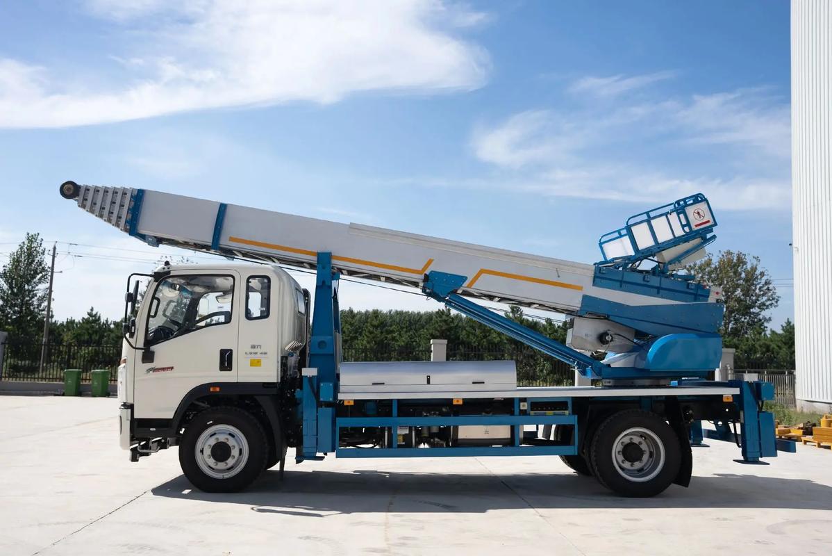 溆浦云梯上料车租赁费用