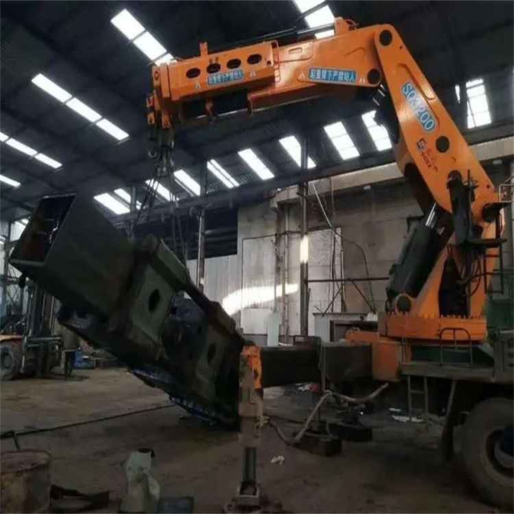 溆浦130吨折臂吊车出租吊机租赁附近电话